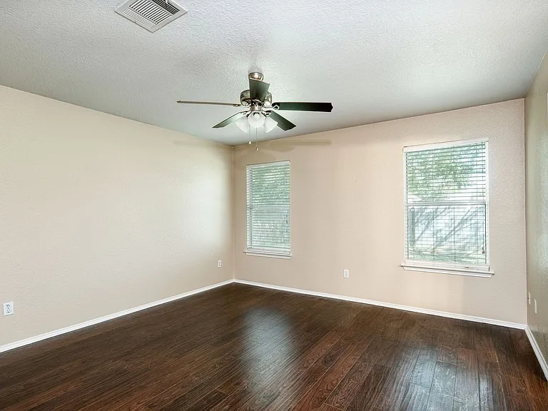 124 Hunter Rex Way — Photo 6