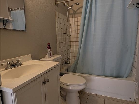 5th image of 712 5th St #8