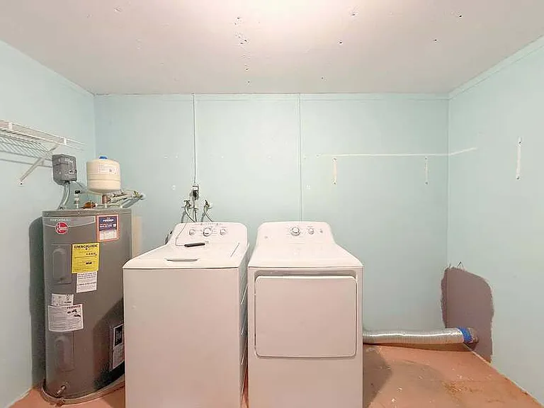 2055 Hyatt Dr — Photo 19