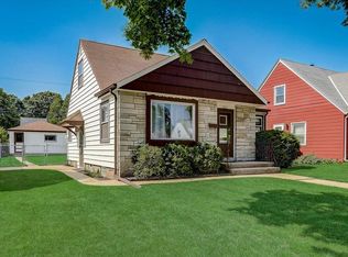 2819 E Armour Ave, St Francis, WI 53235