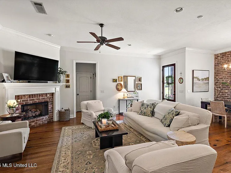 169 Westerly Pl — Photo 4