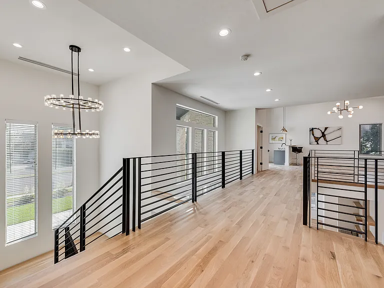 6411 Royal Ln — Photo 9