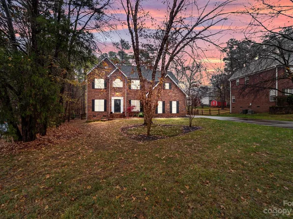 5349 Apple Glen Dr, Harrisburg, NC 28075