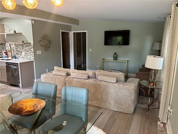 5th image of 2047 Boulderview Dr