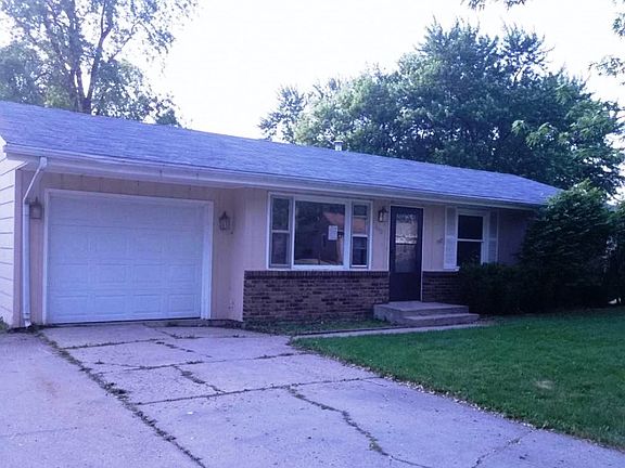 3rd image of 4632 Cromwell Ln