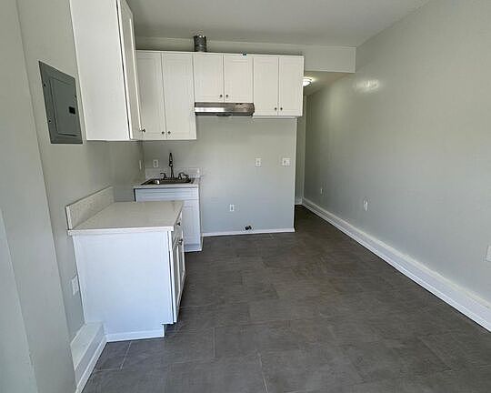 3rd image of 8517 Reading Ave