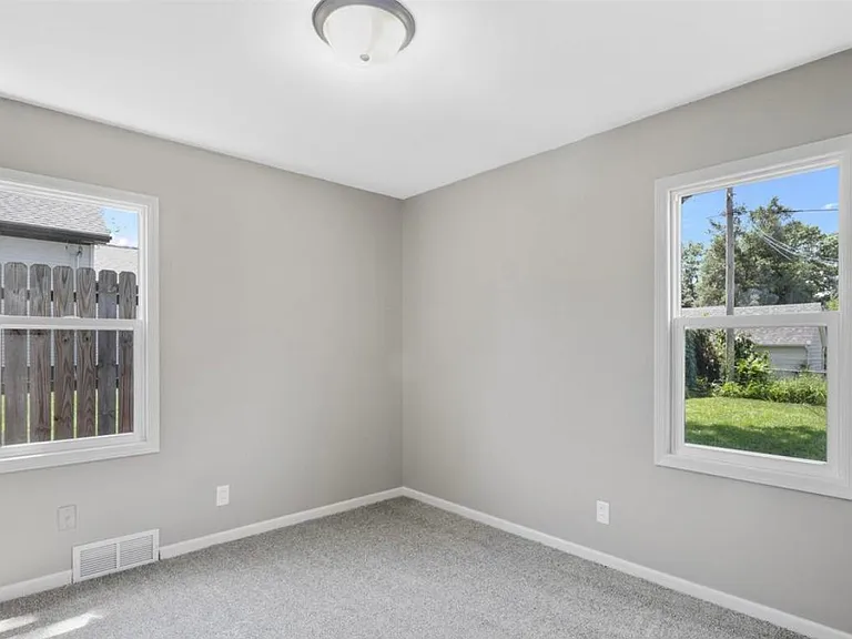 1114 S 42nd St — Photo 11