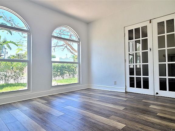 5th image of 715 Kaye Street