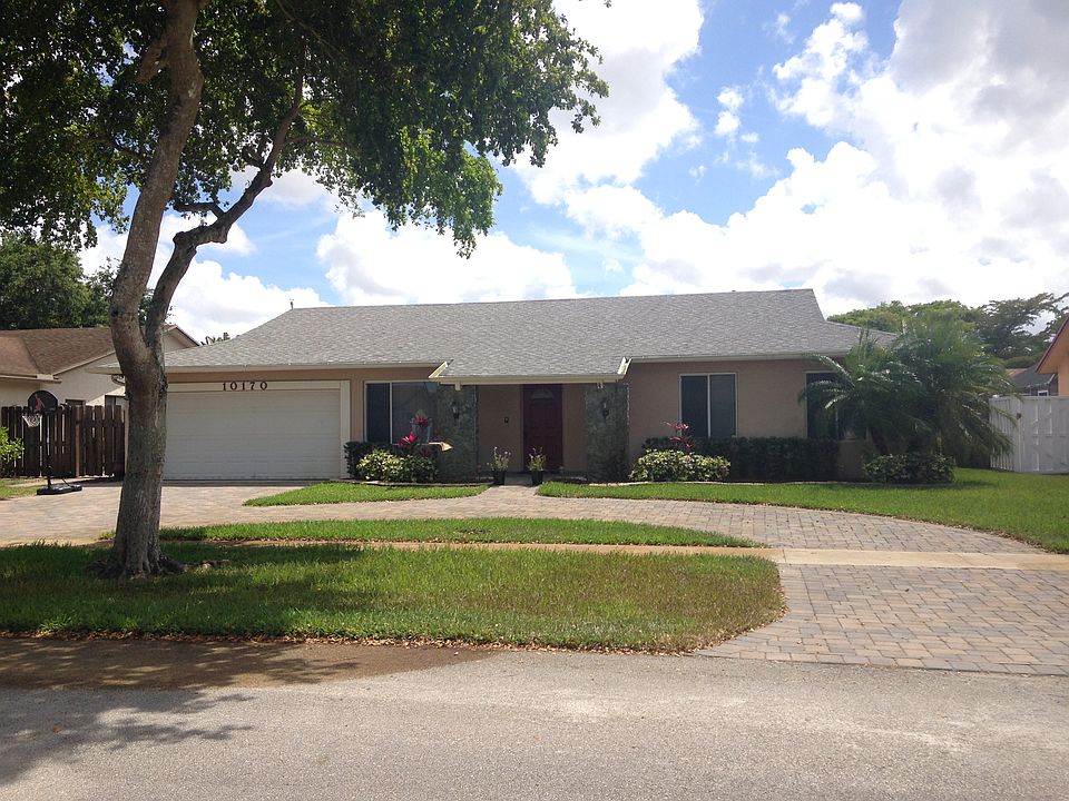 1st image of 10170 SW 49th Ct