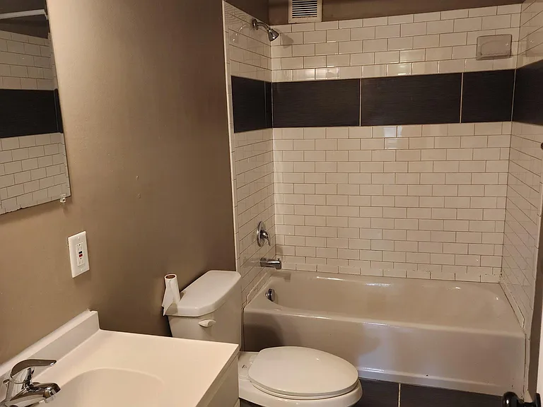 5516 Baywood St #1 — Photo 7