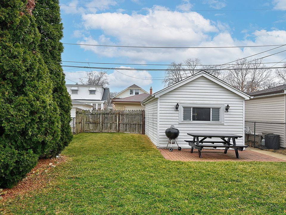 2nd image of 2714 Clarence Ave