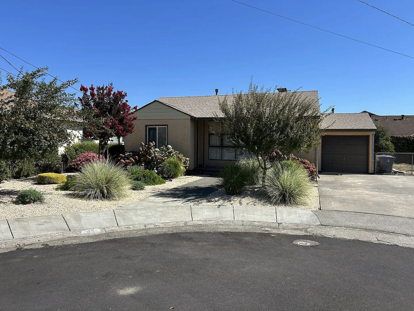 Charming 2 bedroom/1 bath in Petaluma — Photo 2