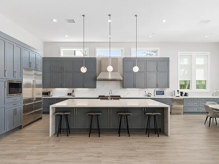 6195 Summit Crest Cir — Photo 1
