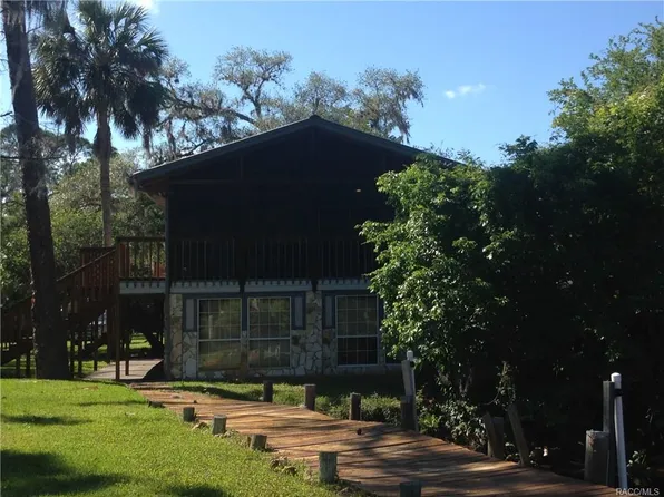 6607 Riverside Dr, Yankeetown, FL 34498