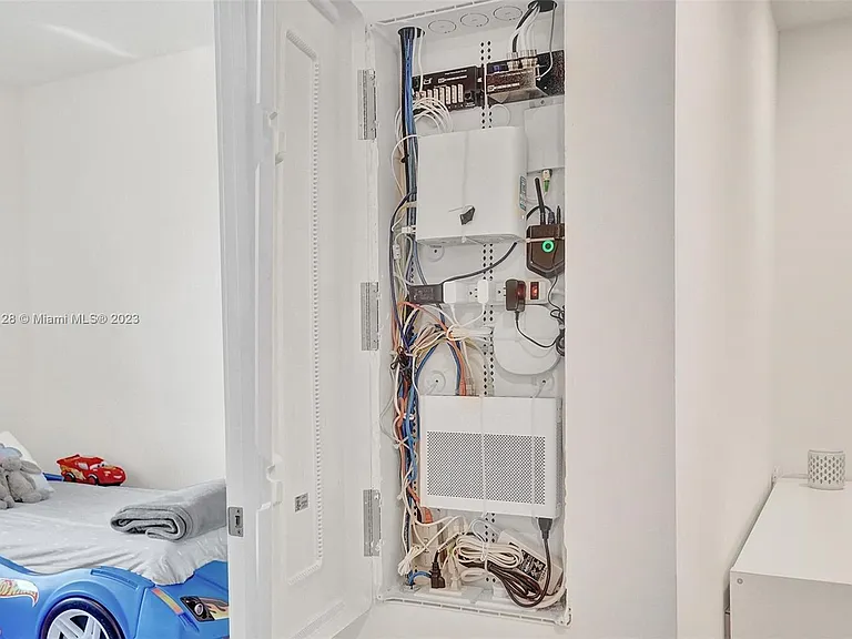 10437 NW 82nd St #5 — Photo 17