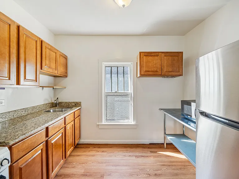 2148 Maple Ave #2 — Photo 8