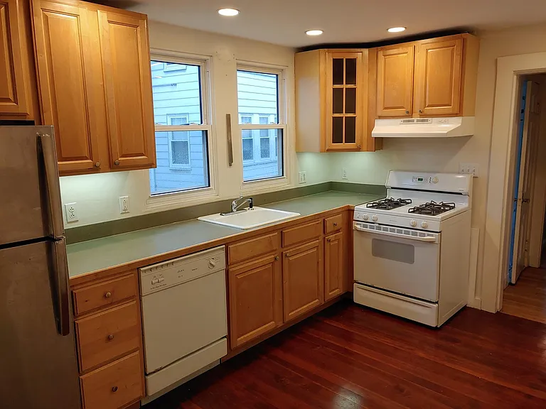 35 Maplewood St — Photo 1