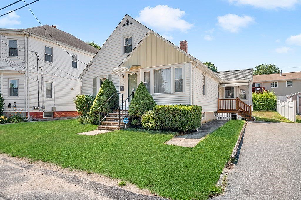 17 Byron St, North Providence, RI 02911 Zillow
