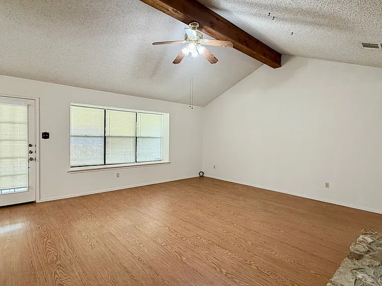 7728 Manassas Dr — Photo 2