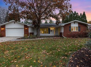 1099 Maywood Dr, Saginaw, MI 48638