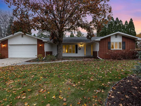 1099 Maywood Dr, Saginaw, MI 48638