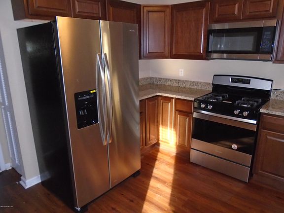 5th image of 1690 Evans Dr S