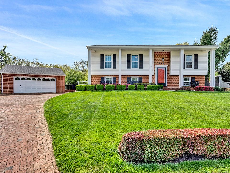 1st image of 320 Stoneacres Dr