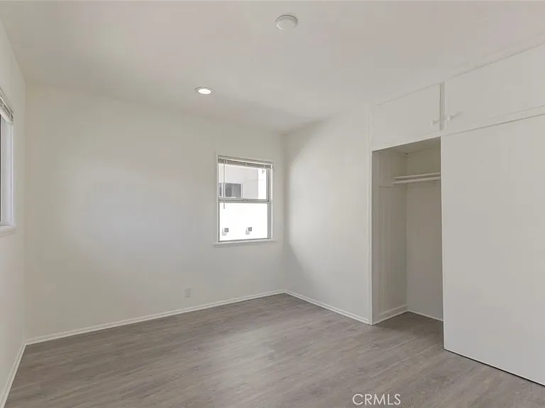 14916 Wyandotte St — Photo 18