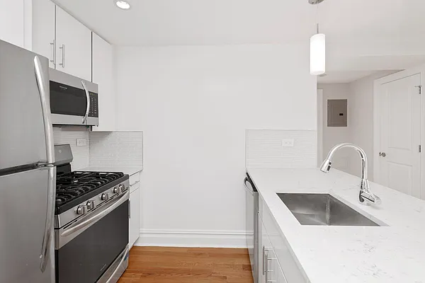 Rented by Keller Williams NYC | media 27