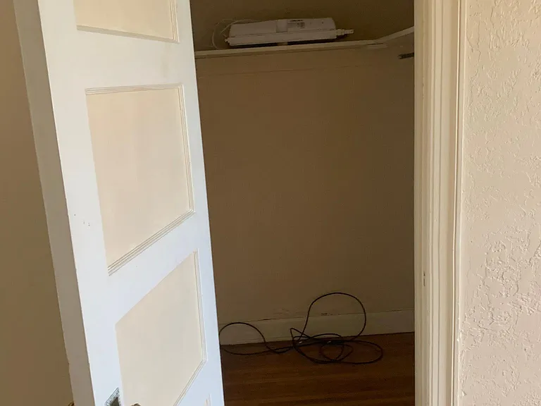 428 S Hemlock St #E — Photo 5