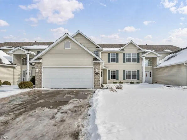 1266 Hidden Harbor Dr, Painesville, OH 44077