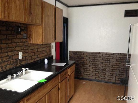 4th image of 2200 Terrace Pl