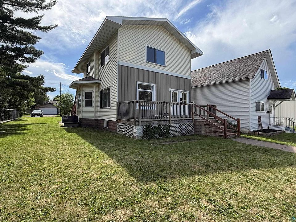 2nd image of 609 10th Ave W