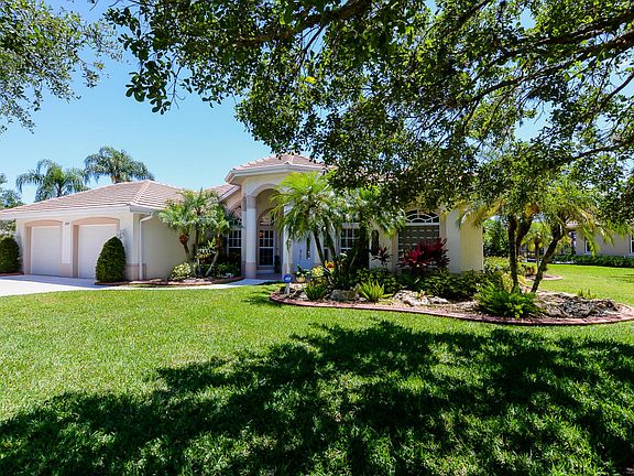 3rd image of 485 SW Sanctuary Pl