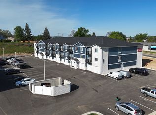 300 Cedar Cross Rd #10, Dubuque, IA 52003