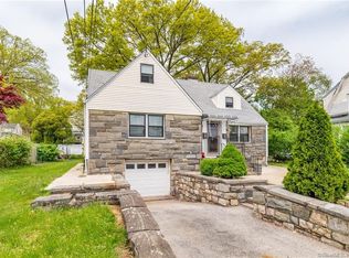 21 Hirsch Rd, Stamford, CT 06905
