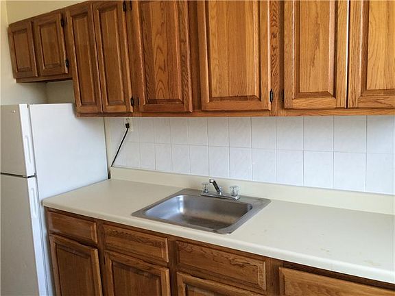 5th image of 1675 Cropsey Ave