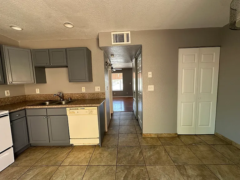 2950 N Alvernon Way #2106 — Photo 10