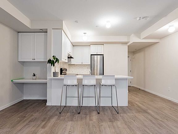 4th image of 400 Alex Gardner Cir #74
