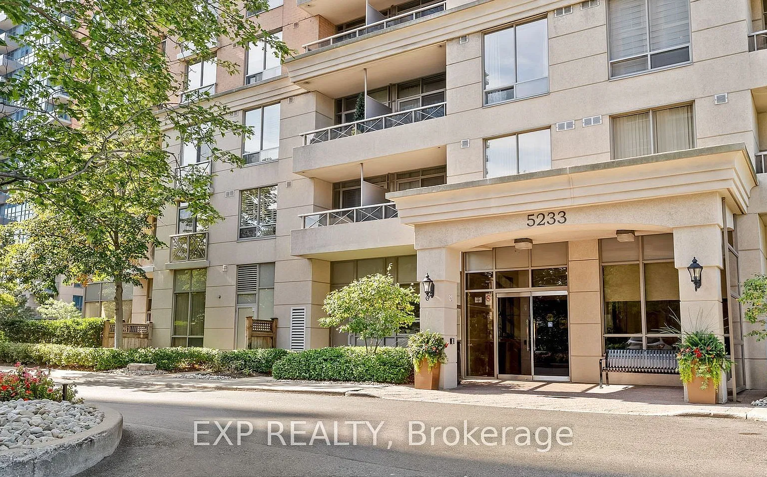 3 bed, $2,995 — Photo 3
