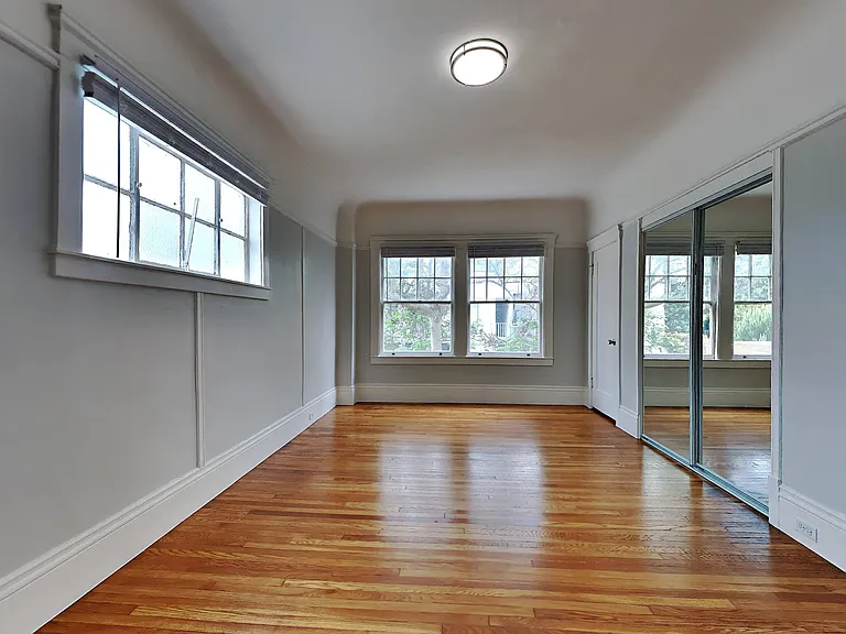 1040 Sutter — Photo 6