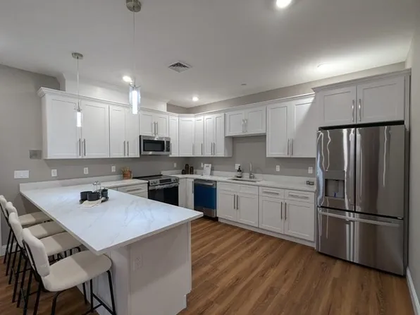 13 Nahant St #3B, Lynn, MA 01902