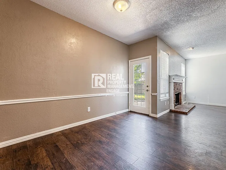 8817 Pocono Dr — Photo 18
