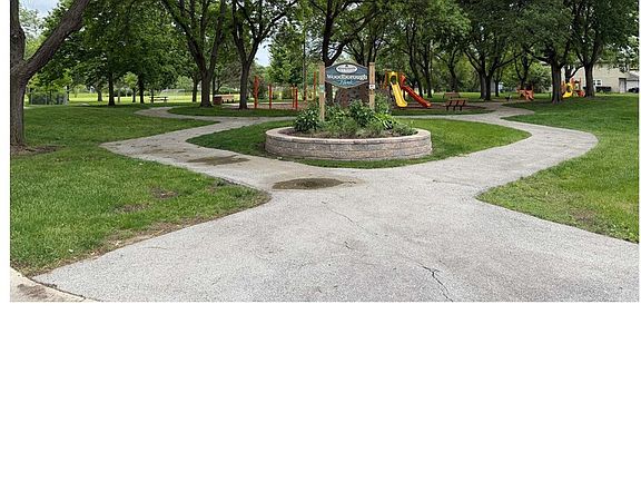 3rd image of 1115 Birch Rd
