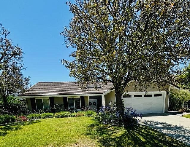 1st image of 1814 Sweet Briar Pl