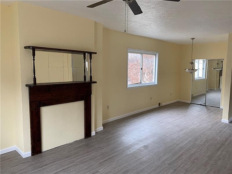 2nd image of 120 Lecky Ave