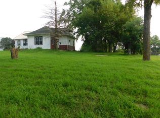 404 E Calhoun St, Andrew, IA 52030