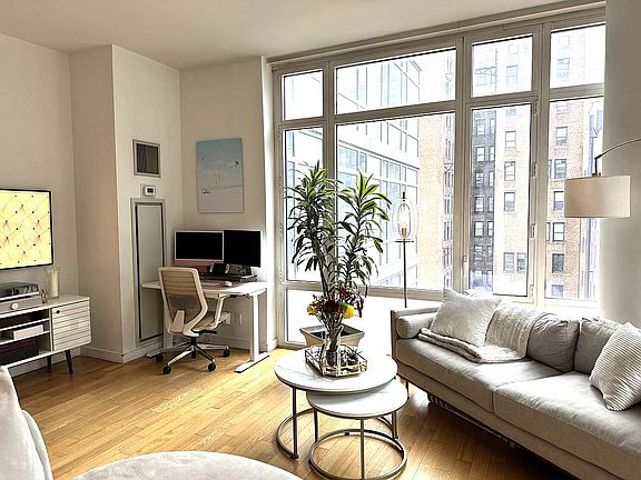 3rd image of 325 5th Ave APT 17D