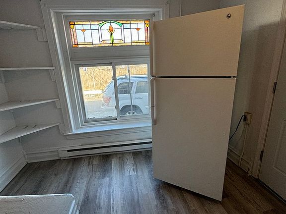 5th image of 910 W Cedar St APT 1