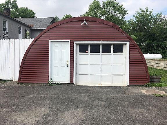 5th image of 51 Mechanic St